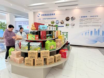 艺术设计学院江丽霞老师走访2025届毕业生陈俊伊2